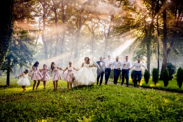 Amazing scene from a wedding day captured by Max Bukovski