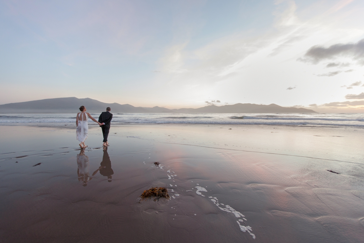 Amazing scene from a wedding day captured by Bartek Witek